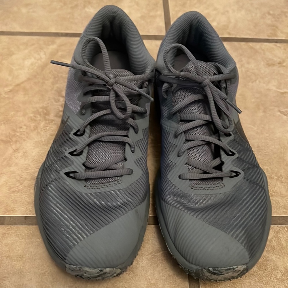 Men’s Nike shoes size 11.5